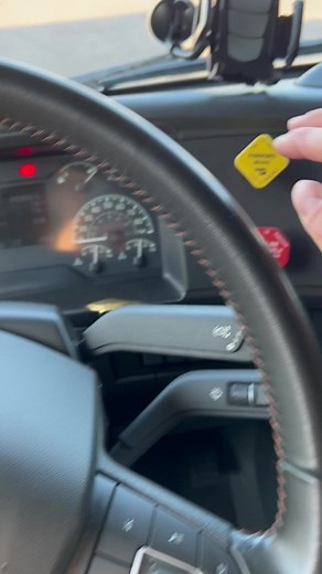 3.5K views · 31 reactions | My semi makes the coolest sounds #satisfying #noises #cockpit #semi | Trucker O.G. | Facebook