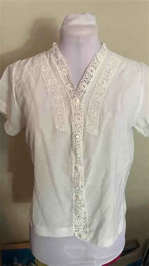 Vintage Mid 1950s White Blouse with Lace Edging & Collar | 1950s Ladies Blouse| As Is