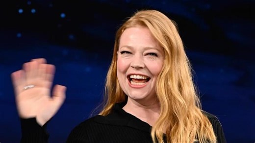 Sarah Snook teaches Jimmy how to do a TimTam Slam!