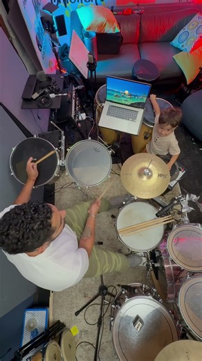 Timbalero un palo sin parar la cascara lo del niño es opcional😜🥁 #timbal #timbalero #drums