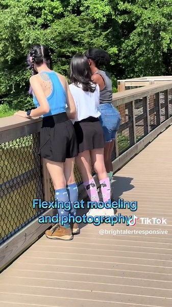📸 Just wrapped up a super fun BAR (Bright Alert Responsive) photoshoot today, and WOW—these socks showed up and showed off! 💥 From silly poses to serious compression, we captured the magic of being comfy, colorful, and totally vet-med ready. Can’t wait to show you what’s coming—spoiler: your feet are gonna be obsessed. 🧦✨ #brightalertresponsive #BehindTheScenes #BAR #VetMedStyle #CompressionButMakeItCute #CompressionSocks #vetmed #vetmedlife #futuredoctor #vetstudent #vetstudentlife #vetstaff
