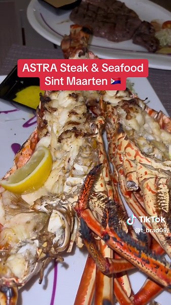 Best Lobster in Sint Marteen 🇸🇽 at Astra Steak & Seafood 🔥🦞 #sintmaarten🇸🇽 #placestotryinsintmarteen #seafoodinSintMarteen #bigLobstersinSintMarteen #musttryfood