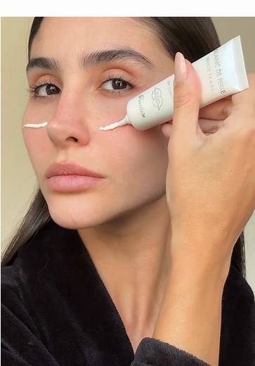 Office Makeup Routine: Easy Steps for a Chic Look