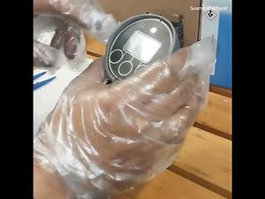 Water in Oil test using Unitor DIGI Water in Oil Test / Analysis Kit.