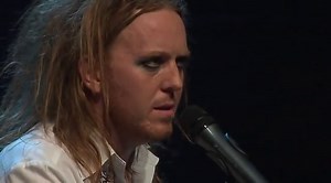 White Wine in the Sun by Tim Minchin – a Christmas song for the non-believers