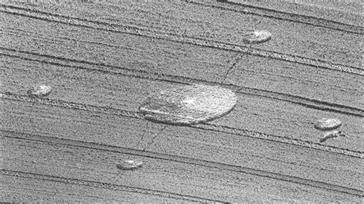 Truth or Trash: Green-eyed lady/Aliens in the UK?