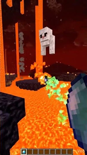 1 Heart Escape in the Minecraft Nether 😱 (Perfect Ender Pearl Clutch)