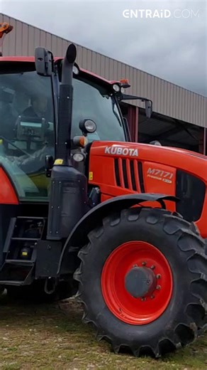 Les agriculteurs ont eu à l'essai le tracteur Kubota M7-174 KVT "Gen 4" à variation continue. #TracteurKubota #InnovationAgricole #Agriculteurs #Tracteurs | Entraid