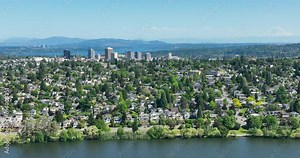Birds Eye Panorama: Seattle, University of Washington, Bellevue, and Mt Rainier from Green Lake
