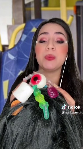 #asmr #doces Doces no cabelo no ônibus | mari asmr