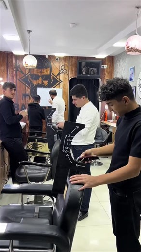 Hair clipper tutorial demonstrates safe trimming techniques powerful motor smooth cutting professional results at home use #HairClipper #GroomingTutorial #HaircutAtHome #ClippersGuide #mengrooming