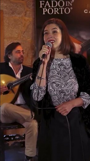 Fado in Porto - "De Rosa ao Peito"