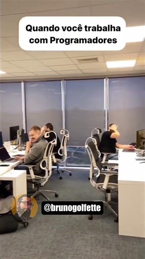 QUANDO VOCÊ TRABALHA COM PROGRAMADORES? 😂