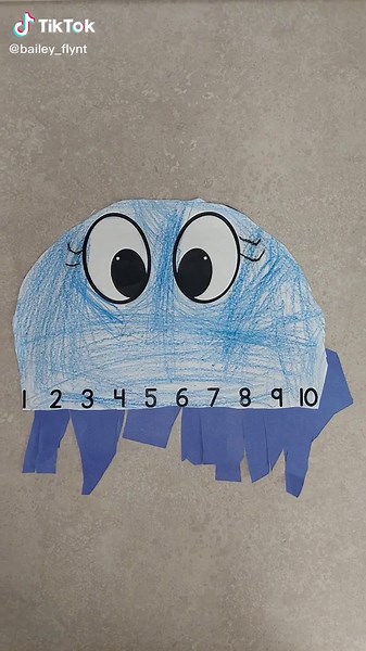 You never know what you're gonna get when you do a craft in Kindergarten🕸🤎 #kindergarten #teacher #halloweencraft