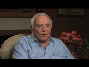 Ernest Borgnine discusses winning an Oscar for "Marty" - EMMYTVLEGENDS.ORG
