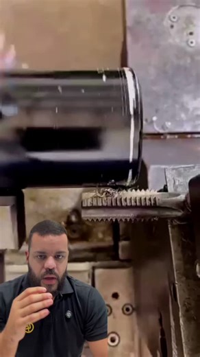 LF Pró Usinagem on Instagram: "LF Pró Responde “ Rosqueamento externo usando macho manual “ • #CNC • #machinist • #machining • #metalworking • #engineering • #manufacturing • #mechanicalengineering • #fabrication • #machineshop • #lathe"