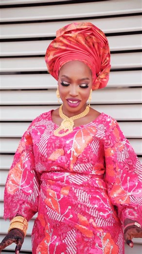 @ilorin_pple on Instagram: "Are osan look 1 *Bride @kkareemah *HOH grandmaster chantily @dressafriquenig *Elizaphan italian gele @bezalel_fabric_store has *Tailored by @ammacouture_ *Shoes @debrasgrace *Purse *Makeup @makeup_by_rahmah *Gele Artist *Planner @thesolarahmanbrand"