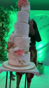 See how I am spending my anniversary 😂😂😂 💕💕 . We are always passionate about your cake experience!! . . EVENT PLANNER; @crystalsbycheeevents DECOR ; @alexeventss . . Awesome God . . #kitchenpastries #cakesinenugu #weddingcakes #cakes | Kitchen Pastries