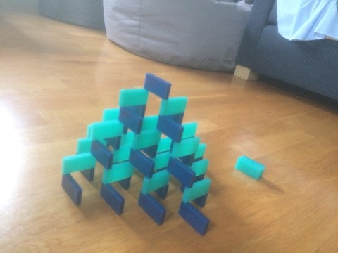 Domino tutorial: how to build a pyramid 3D structure!