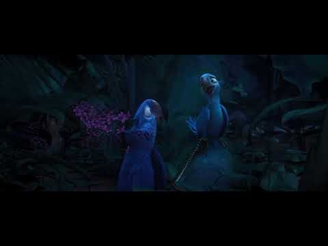 *Rio* Blu and Jewels trying to get to safety in the Tree House 🌴