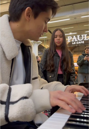 Playing Let It Go on Piano: A Magical Moment