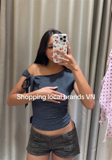 Đi shopping 3 tiếng không uống nước: trải nghiệm shopping local brands VN