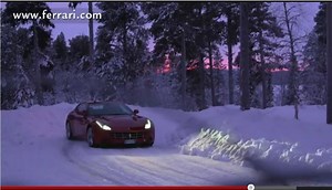 La Ferrari FF en démonstration dans la neige