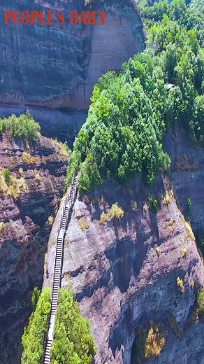 Behold the Danxia landform, which is characterized by spectacular red cliffs, in Guilin, an iconic tourist destination in south China's Guangxi. #AmazingChina | VideoChina