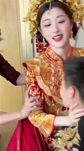 Chinese Bride Xiuhé Look 😍 This Wedding Dress Is Pure Elegance #Shorts