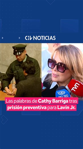 🔴 El Séptimo Juzgado de Garantía decretó prisión preventiva para Joaquín Lavín Jr. por delitos de corrupción. 👉 Tras recibir la máxima cautelar, Cathy Barriga habló con la prensa y aseguró que la situación es una “vulneración a los derechos”. 🗣️ En esa misma línea, la exealcaldesa de Maipú afirmó sentir el “corazón apretado”, pero que confía en el exdiputado y su inocencia. #CHVNoticias #CHVNacional #CHVPolicial