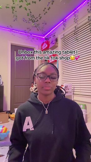 Trust and believe i will be using this to play all my games on and its like a google table so “hey google” works on this. It comes with a case and a charger and it takes about 10 mins to set up but it is so easy. I know it’s expensive but I absolutely love it