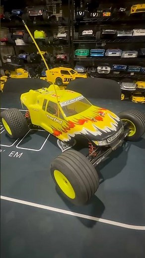 Vintage Team Losi XXX-T 2wd Stadium Truck.