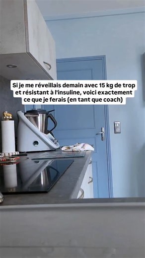 Thibaut Vagner | Coach Perte de poids on Instagram: "Aidant les personnes à inverser leur résistance à l'insuline depuis + 2 ans, je peux te dire une chose : Ce n'est pas en faisant un régime, un rééquilibrage alimentaire ou encore un déficit calorique qu'on inverse une résistance à l'insuline, ça nécessite un plan bien précis. Voici ce que je ferais 👇 1. Je réduirais mes glucides La résistance à l'insuline est due en grande partie à une sécrétion trop élevée d'insuline pendant des années, des 