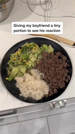 FYI this is when we were eating really clean so yes it looks like dog food cause it’s ground meat 😒 | Itscarterandalex