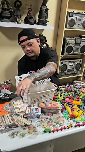 30 mins 😍❤️ halukay Vintage Toys with Krazykyle - The Filipino Picker www.youtube.com/krazykyletv | Mark Anthony Kyle Gianan