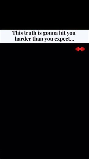 Body Motiv on Instagram: "日本利用压电瓷砖将人们的脚步转化为电能。 这些瓷砖能够捕捉你脚步产生的动能。 当你行走时，你的体重和动作会对瓷砖产生压力。 瓷砖会轻微弯曲，产生机械应力。 瓷砖内部的压电材料会将这种应力转化为电能。 每一步都会产生少量电荷，数百万步加在一起，就能产生足够的电力来驱动 LED 灯、数字显示屏和传感器。 在像涩谷车站这样人流密集的地方，每天大约 240 万步都在为这个系统做贡献。 这些电力可以储存起来或立即使用，从而减少对传统能源的依赖，并支持可持续的城市基础设施。 这种方法把日常的动作转化为实用的可再生能源。 #日本 #知识 #事实 #你知道吗 #推荐 科技 创新 历史 技术 实验 热门"