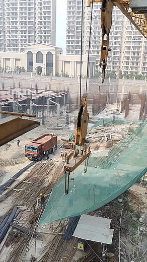 Team work tower potain tower cranes adding mast section with mono rail #fblifestyle #constructionfiengineer #fbreelsfypシ゚viralfbreelsfypシ゚viral #fbreelsfypシ゚viralシ #reelsvideoシ #fbyシvideo #videoviralシ #reelsfbシ #fbreelsfypシ゚ #fbreels @top fans | Construction Field Engineer