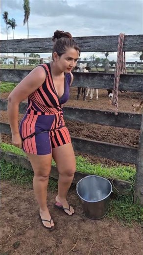 Village Life Vibes 🌾 | Confident Farm Girl Walk with Aesthetic Look 🔥 #villagelife