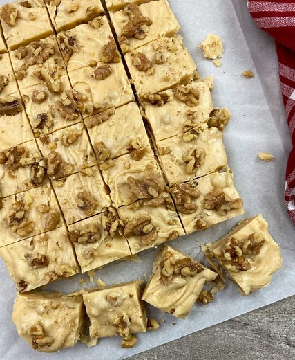199K views · 2.9K reactions | Y’all, this maple walnut fudge is off the charts delicious. It’s so easy to make and you will have people begggging for more. Plus, it’s perfect for the holidays! ✅ Comment RECIPE and I’ll DM it! https://www.backtomysouthernroots.com/easy-maple-walnut-fudge-recipe/ | Back To My Southern Roots | Facebook