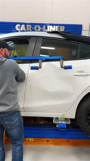 Unlock Car Body Repairs: Large Metal Expander Tool for Seamless Work