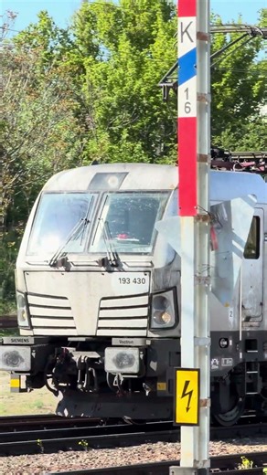 193 430 Siemens Vectron tehervonattal Kelenföldön #train #trainspotting #vonat #tehervonat #cargo