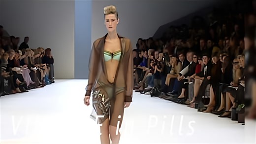 复古风 GIVENCHY 纪梵希2001 春季巴黎