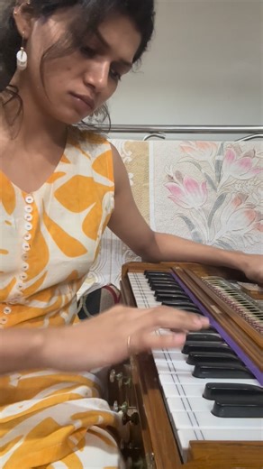 Janhavi Raut on Instagram: "🎶 Playing Marathi songs on the harmonium is pure vibes… and this one hits differently!! ❤️🫶🏻🥹 #reels #reelitfeelit #reelinstagram #reelsindia #viralreels #trendingnow #explorepage #exploremore #indiareels #musicreels #musicianlife #harmonium #harmoniumplayer #indianmusic #marathi #marathimusic #marathisongs #marathireels #classicalmusic #indiaclassical #musiclover #melody #artistsoninstagram #instareels #vibes #janhaviraut #geetjanhavi #latur #laturkar #fyp"