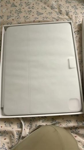 iPad Magic Keyboard unboxing