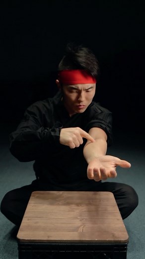 418K views · 8.4K reactions | 99% 실패 팔 챌린지 亮99% failed Arm challenge #Arm #challenge #shorts #팔 #팔챌린지 #챌린지 #1분순삭 #ninja #닌자형 #닌자 #ninjahyeong #텀블링 #tumbling #martialarts #acrobatics | 닌자형 ninjahyeong | Facebook