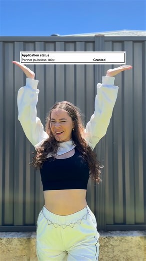 From 𝐒𝐈𝐁𝐄𝐑𝐈𝐀✈️ to 𝐀𝐔𝐒𝐓𝐑𝐀𝐋𝐈𝐀🇦🇺| Dancer on Instagram: "🎉 Спустя 3 года жизни в Австралии я получила PR 🇦🇺 Что это значит: — можно жить и работать без ограничений — не зависеть от временных виз — спокойно планировать жизнь, проекты и будущее — шаг к гражданству Путь занял время: документы, ожидание, паузы, неопределённость. Ничего «быстро и легко», но шаг за шагом — реально. За эти три года было разное: адаптация, язык, новые люди, одиночество, работа, танцы, сомнения. Были мом