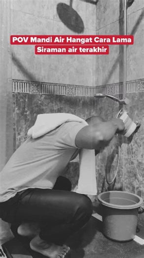 Perbedaan cara mandi air hangat dulu vs sekarang. Fellas masih menggunakan cara yang mana nih?