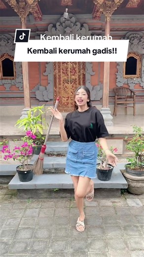 Kembali ke Rumah Bajang: Moment Spesial Gadis