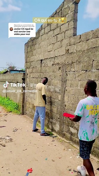 Réponse drôle à Itachi MP : Qui est C4 ? 😂