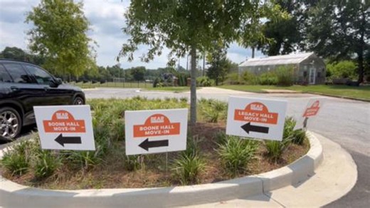 Mercer first-year students arrive to campus for move in day
